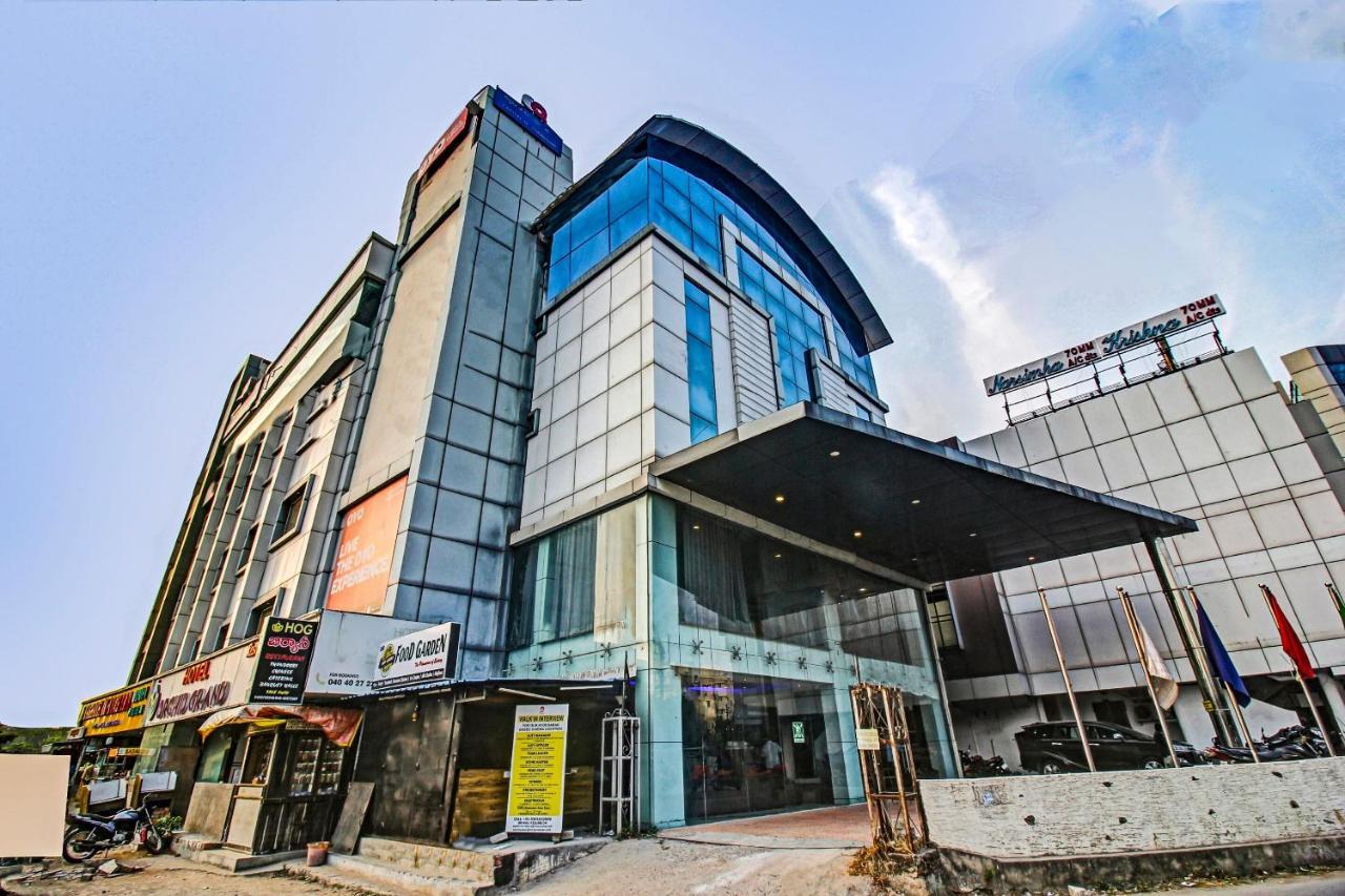 Oyo Townhouse 707 Grand Krishna Hotel Hyderabad Bagian luar foto