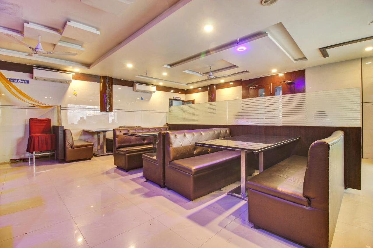 Oyo Townhouse 707 Grand Krishna Hotel Hyderabad Bagian luar foto