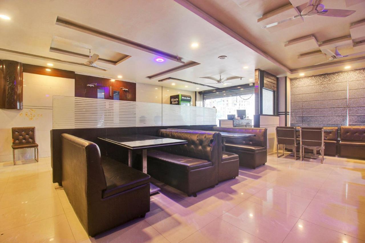 Oyo Townhouse 707 Grand Krishna Hotel Hyderabad Bagian luar foto