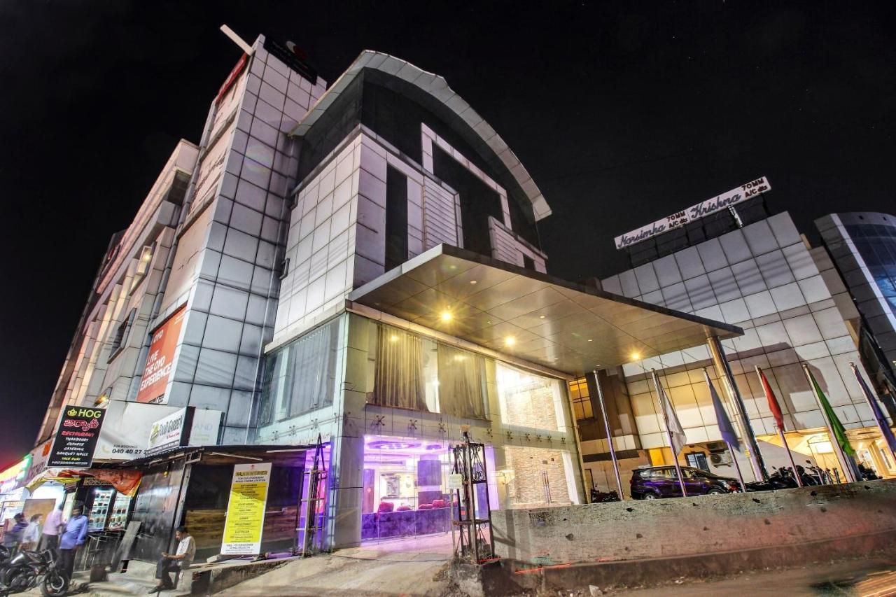 Oyo Townhouse 707 Grand Krishna Hotel Hyderabad Bagian luar foto